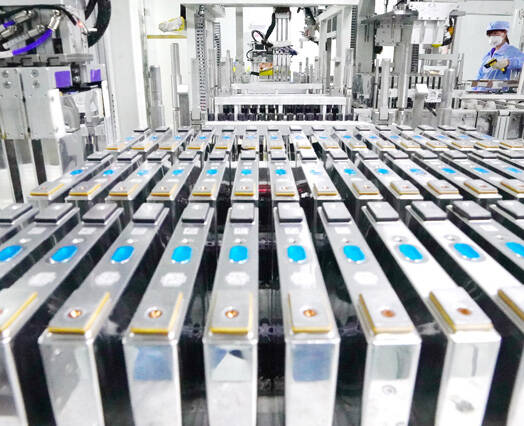 صناعة بطاريات الليثيوم