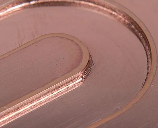 قطع أنابيب المعادن